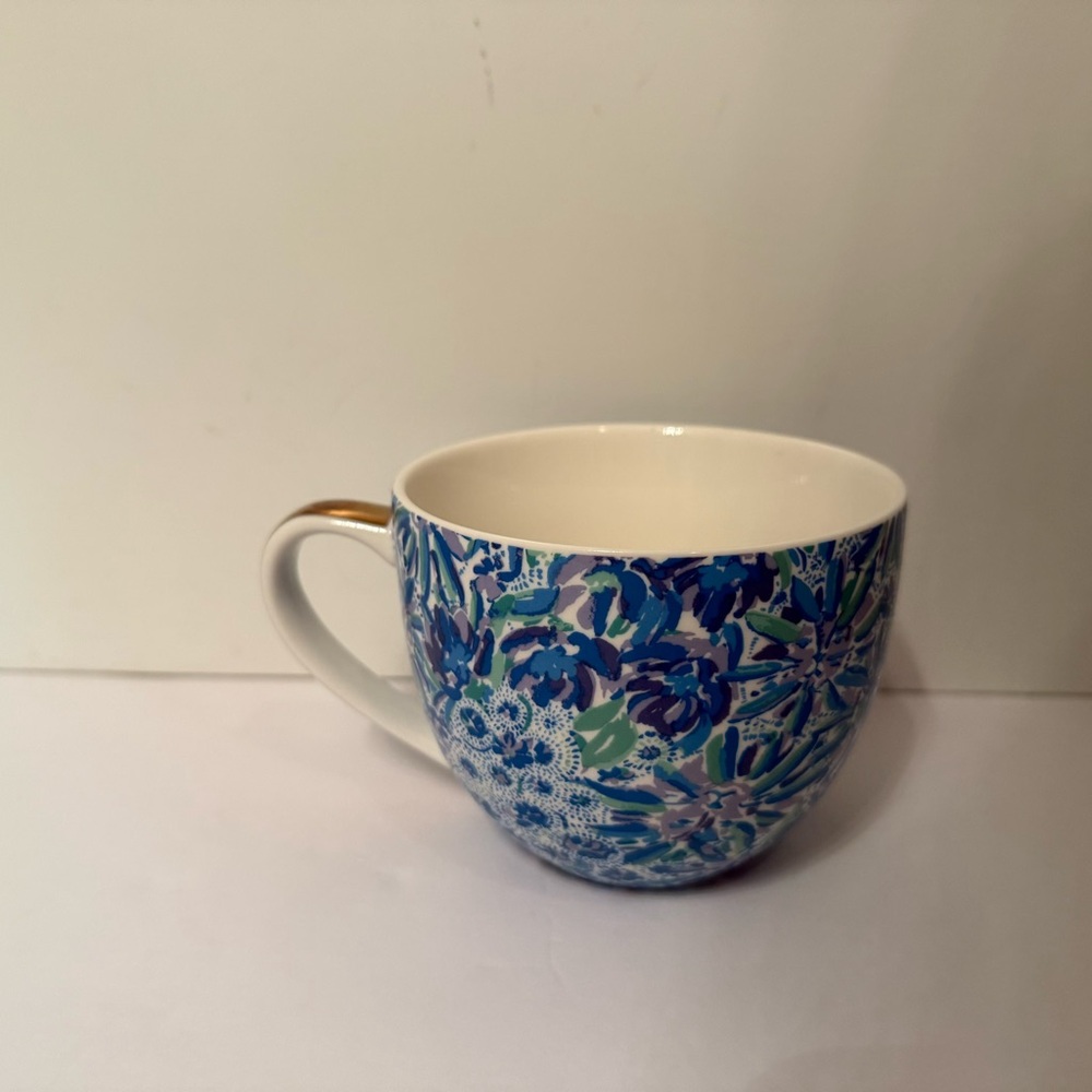 LILLY PULITZER CUP MUG BLUE WHITE FLORAL GOLD ACCENT HOME DINING